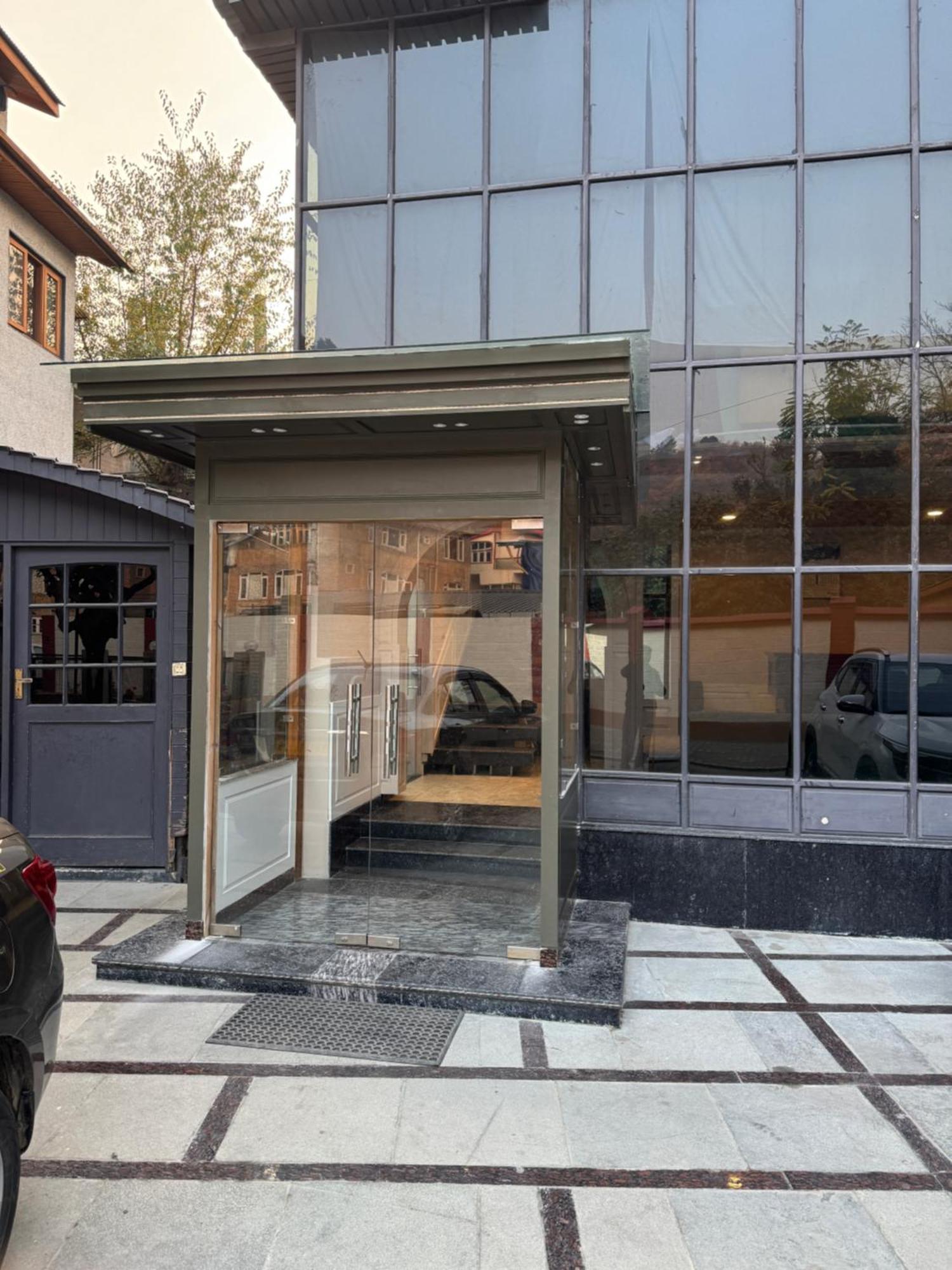 Hotel Manora Palace Srīnagar Dış mekan fotoğraf